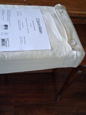 Calvin Klein IVORY KING 100% Cotton SATEEN Weave 4PC Sheet Set